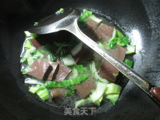 青菜煮鸭血的做法步骤：4