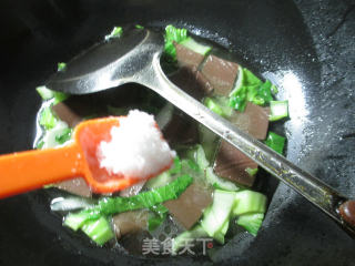 青菜煮鸭血的做法步骤：5