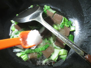 青菜煮鸭血的做法步骤：6