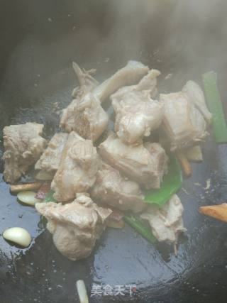 玉米山药粉丝鸭汤的做法步骤：2
