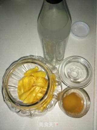 菠萝蜜（树菠萝）酒的做法步骤：2