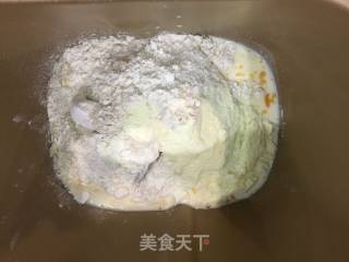 蔓越莓多多乳酪软欧包的做法步骤：1