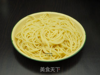秋葵炒意面的做法步骤：3