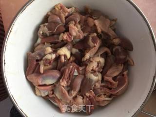 烧烤小炒【鸡胗鸡心】的做法步骤：1