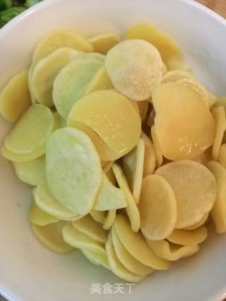 豆饼炒青菜的做法步骤：2
