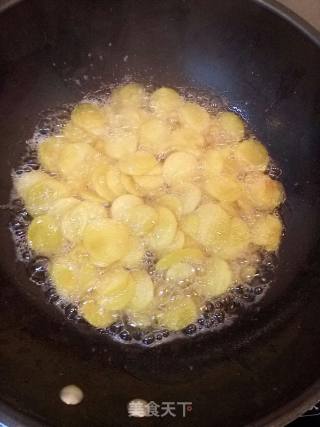 豆饼炒青菜的做法步骤：3