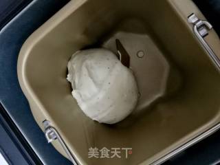 番茄培根佛卡夏的做法步骤：1
