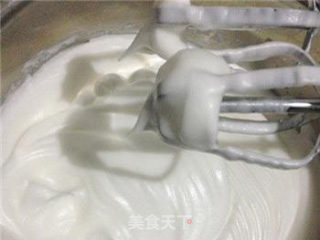 奶油霜裱花蛋糕的做法步骤：2