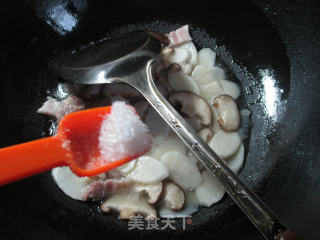 香菇咸肉炒山药的做法步骤：6