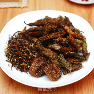 广东老火靓汤-鸡骨草龙骨汤的做法步骤：1