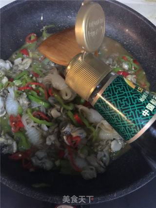 海蛎子炒魔芋丝的做法步骤：9