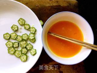 秋葵炖蛋的做法步骤：2