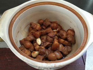 卤鹌鹑蛋五花肉的做法步骤：10