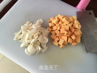 红薯百合银耳的做法步骤：3