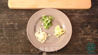 萝卜丁肉末干拌面的做法步骤：2