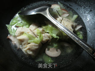 香菇包心菜煮面结的做法步骤：6