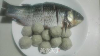 苦瓜猪肉丸鲫鱼汤的做法步骤：1