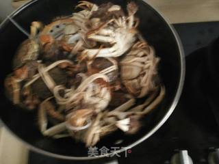 清蒸大闸蟹的做法步骤：2