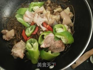 猪小肘五花肉酱地瓜梗的做法步骤：11