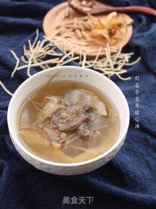 灯芯草麦冬猪心汤的做法步骤：5