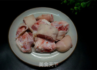 香辣猪蹄儿火锅---相约冬季聚起来的做法步骤：1