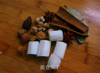 香辣猪蹄儿火锅---相约冬季聚起来的做法步骤：4