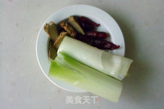 红烧羊肉面的做法步骤：3