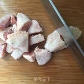 香辣鸡翅的做法步骤：1