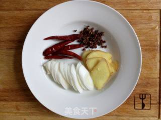 家常栗子炒鸡的做法步骤：4