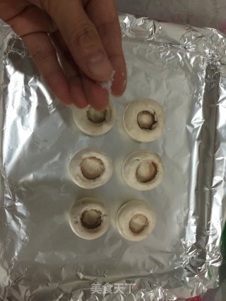 烤黑椒鹌鹑蛋口蘑的做法步骤：2