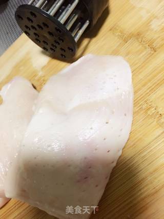 蜂蜜黑椒考鸡胸的做法步骤：1