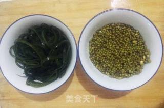 绿豆海带汤的做法步骤：1