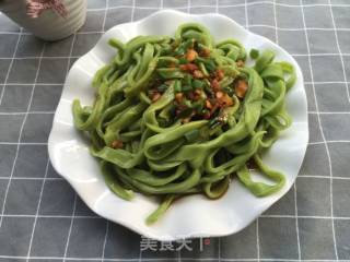 葱油拌菠菜面的做法步骤：9
