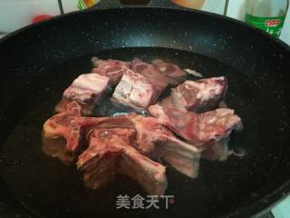 红烧羊蝎子的做法步骤：2