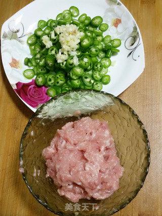 香辣肉末的做法步骤：2