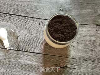 酸奶奥利奥小盆栽的做法步骤：2