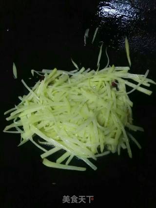 青蒜土豆丝——快手下饭菜的做法步骤：5