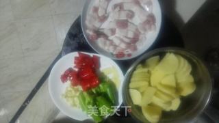 干锅土豆的做法步骤：2