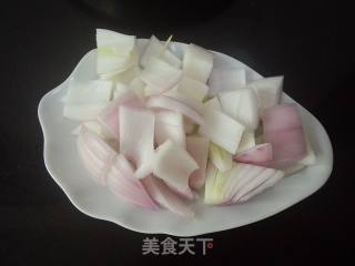 洋葱炒梭子蟹的做法步骤：2