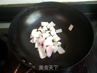 洋葱炒梭子蟹的做法步骤：5