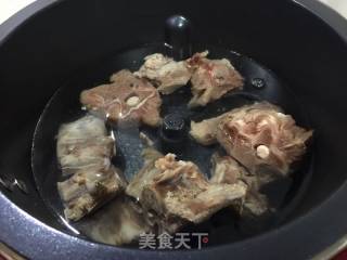 黄芪羊蝎子汤的做法步骤：4