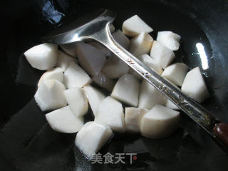 千张结烧萝卜的做法步骤：2
