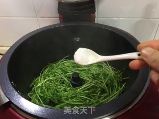 蒜蓉豌豆苗的做法步骤：9