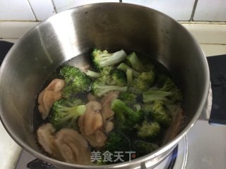 腊味双拼煲仔饭的做法步骤：2