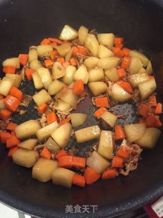 土豆肉丝焖饭的做法步骤：4
