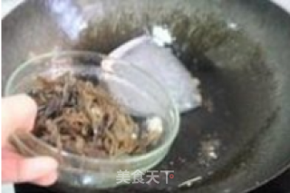 鱼香肉丝的做法步骤：4