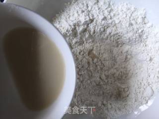榴莲披萨的做法步骤：1