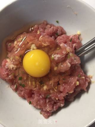 自制香菇肉圆的做法步骤：1