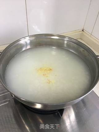 皮蛋瘦肉蔬菜粥的做法步骤：3