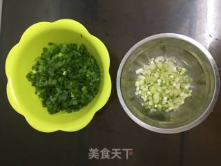 葱油饼的做法步骤：3